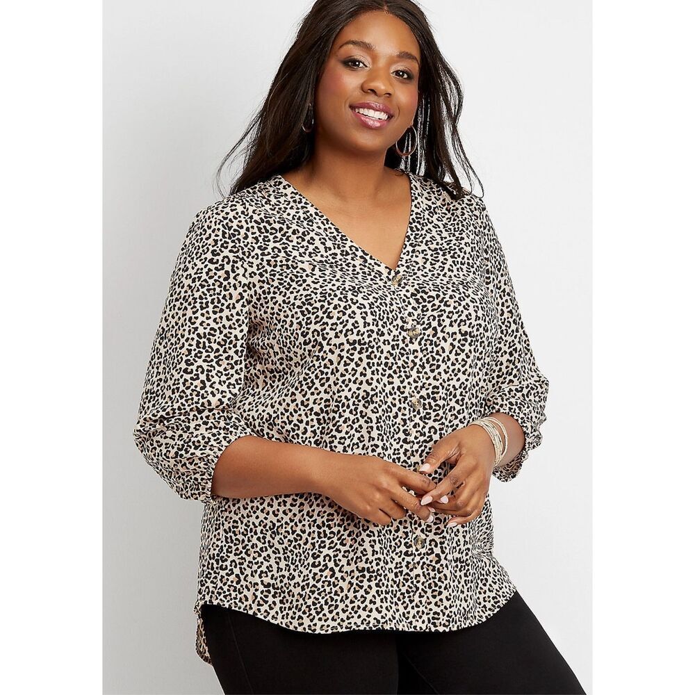 Maurices women’s animal print button front flowy v neck blouse sz 1 exotic edgy